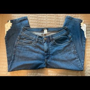 Venus lace trim capri jeans/pants Never worn!!